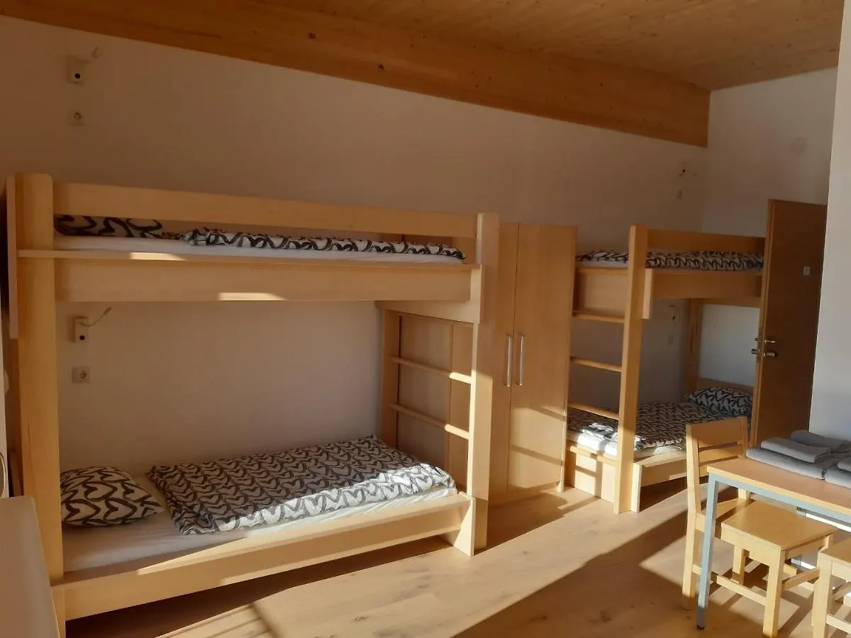 Haus Der Freundschaft - Gemeinnuetziges Kinder- Und Jugendgaestehaus Innsbruck Hostel